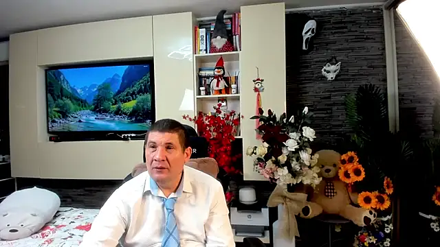 Snapshot of SpartacusDaddy48 chatting on May 27, 2026, 4:59 pm SpartacusDaddy48 online show from May 27, 2026, 4:59 pm