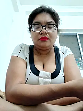 Elie couple143 online show from November 19, 2025, 8:09 pm