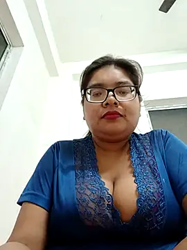 Elie couple143 online show from November 29, 2025, 6:11 pm