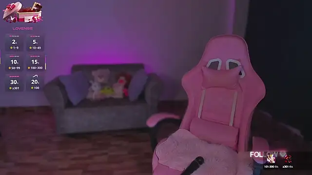 lunaarose online show from September 22, 2025, 4:47 am