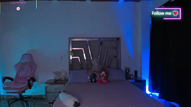 lunaarose online show from February 13, 2026, 4:08 am