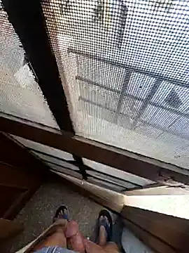 Snapshot of desir3dlund chatting on February 7, 2026, 11:03 am desir3dlund online show from February 7, 2026, 11:03 am