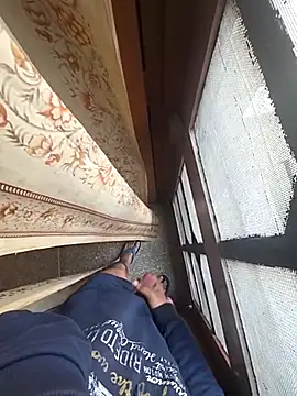 Snapshot of desir3dlund chatting on February 23, 2026, 4:32 am desir3dlund online show from February 23, 2026, 4:32 am