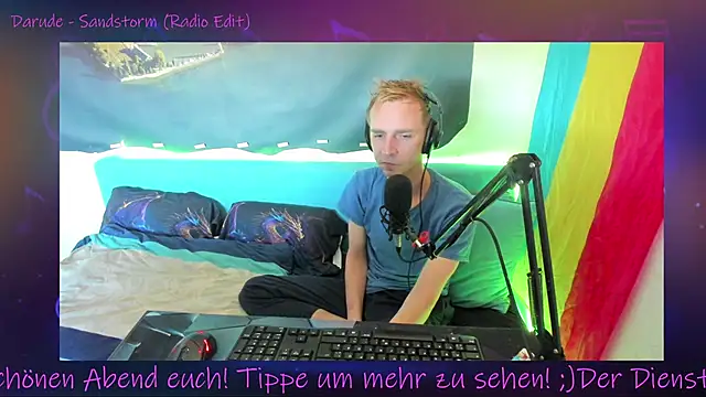 Snapshot of DaveLindau chatting on September 9, 2025, 4:39 pm DaveLindau online show from September 9, 2025, 4:39 pm