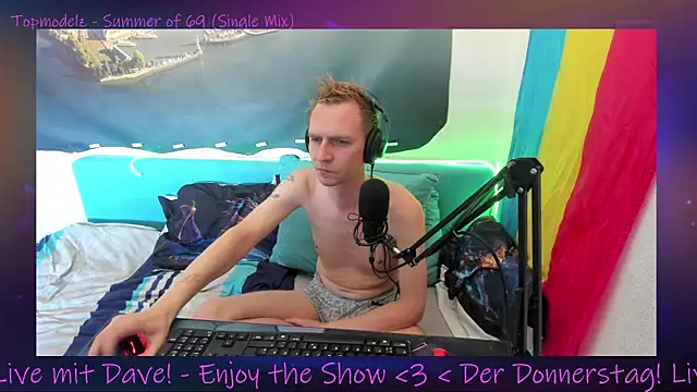 Snapshot of DaveLindau chatting on September 18, 2025, 2:52 pm DaveLindau online show from September 18, 2025, 2:52 pm