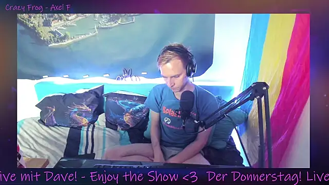 Snapshot of DaveLindau chatting on September 25, 2025, 4:11 pm DaveLindau online show from September 25, 2025, 4:11 pm