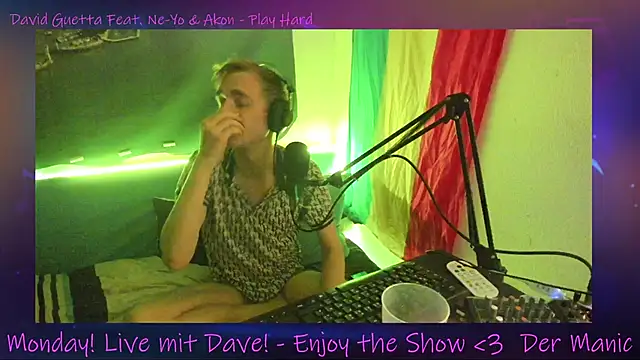 Snapshot of DaveLindau chatting on October 13, 2025, 6:41 pm DaveLindau online show from October 13, 2025, 6:41 pm