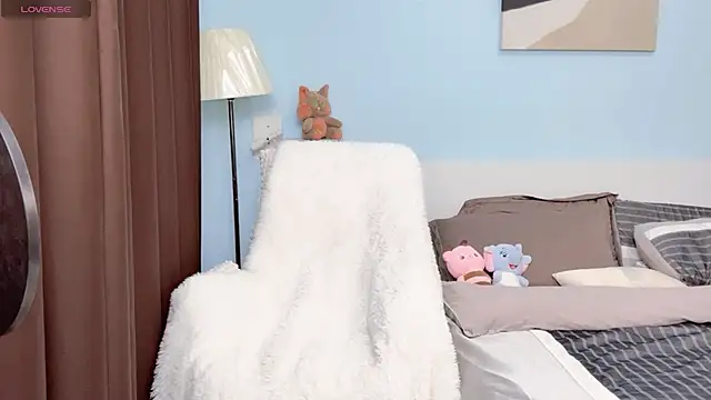 ViViennepp online show from November 11, 2025, 5:13 pm