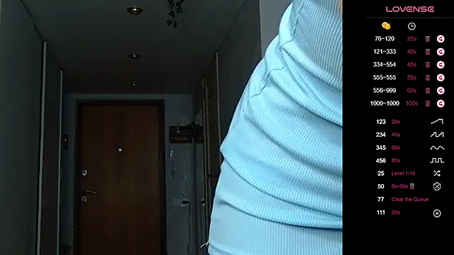 Snapshot of RinaRay chatting on October 22, 2025, 5:13 pm RinaRay online show from October 22, 2025, 5:13 pm