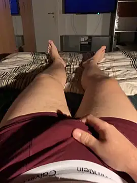 YoungDick004 online show from October 26, 2025, 9:10 pm