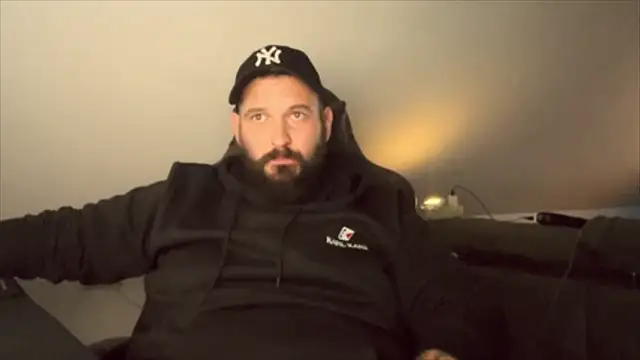 Snapshot of donchriiis92 chatting on December 3, 2025, 8:18 pm donchriiis92 online show from December 3, 2025, 8:18 pm