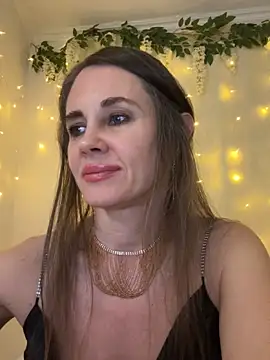 LucieMack online show from April 18, 2026, 7:51 pm