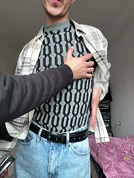 HitShelf online show from February 9, 2026, 1:48 pm