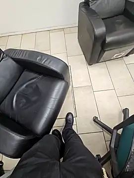 flirt 23 online show from February 9, 2026, 3:05 pm