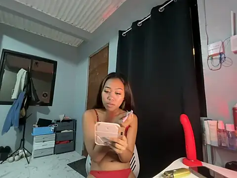 PinayLina18 online show from March 28, 2026, 2:11 am