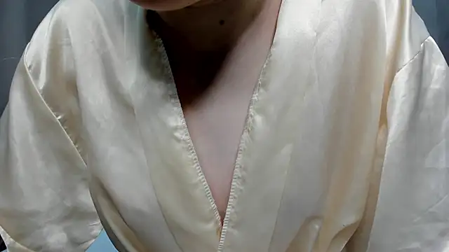 Camilla Kelly online show from November 28, 2025, 1:08 am