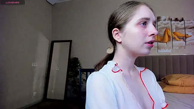 Camilla Kelly online show from March 23, 2026, 12:58 am