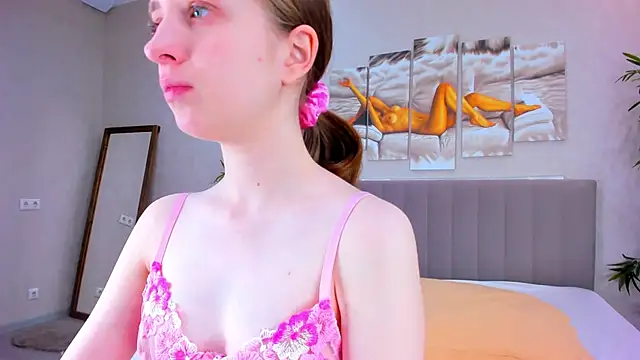 Camilla Kelly online show from May 15, 2026, 11:12 pm