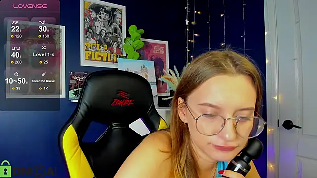 Maryyy May online show from September 12, 2025, 4:51 pm
