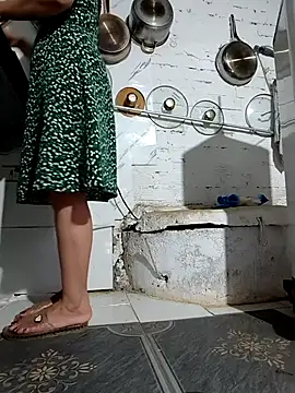 Snapshot of Rosalind_xxx chatting on March 19, 2026, 11:03 am Rosalind xxx online show from March 19, 2026, 11:03 am