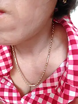 Snapshot of Rosalind_xxx chatting on March 25, 2026, 11:44 pm Rosalind xxx online show from March 25, 2026, 11:44 pm