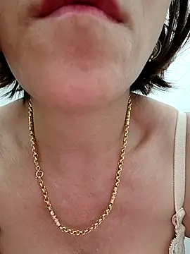 Snapshot of Rosalind_xxx chatting on April 3, 2026, 4:16 pm Rosalind xxx online show from April 3, 2026, 4:16 pm