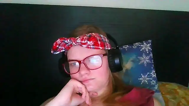 Moonolighta online show from October 29, 2025, 9:44 am