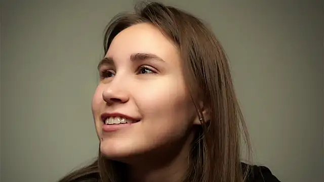 EthalFlowers online show from October 5, 2025, 1:04 am