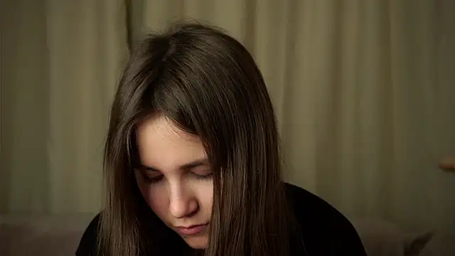 EthalFlowers online show from October 16, 2025, 1:06 am