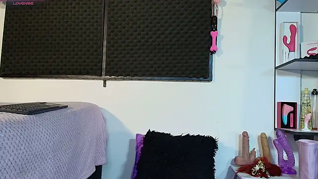 Snapshot of karlamoon23 chatting on March 28, 2026, 8:52 pm karlamoon23 online show from March 28, 2026, 8:52 pm