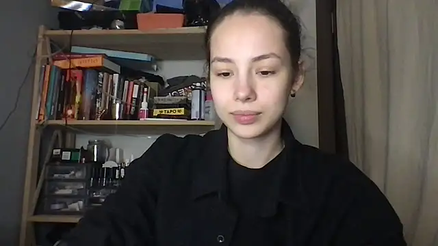 Yuna5343 online show from December 15, 2025, 8:13 pm