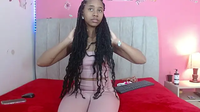 madihlove303av online show from November 5, 2025, 4:18 pm