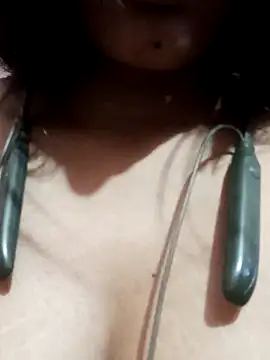 kaviyaponnu0987 online show from November 2, 2025, 10:39 am