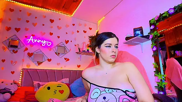 Snapshot of Anny_Hurtado chatting on September 28, 2025, 6:19 am Anny Hurtado online show from September 28, 2025, 6:19 am