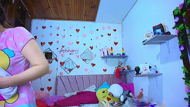 Snapshot of Anny_Hurtado chatting on October 13, 2025, 9:09 am Anny Hurtado online show from October 13, 2025, 9:09 am