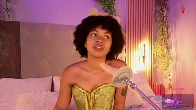 Lolalewis777 online show from January 7, 2026, 8:44 pm