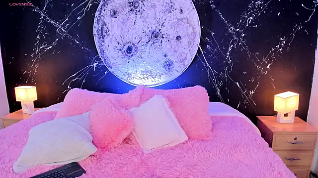 ShaniaDaniels online show from November 2, 2025, 9:39 pm