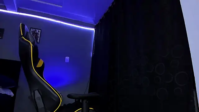 Snapshot of alexgiraldo__ chatting on September 14, 2025, 10:25 am alexgiraldo online show from September 14, 2025, 10:25 am