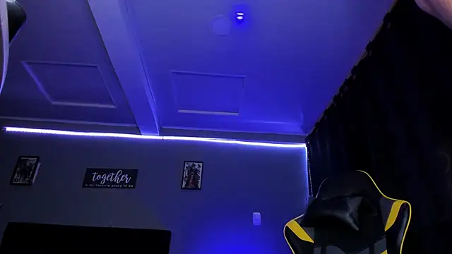 Snapshot of alexgiraldo__ chatting on September 14, 2025, 10:31 pm alexgiraldo online show from September 14, 2025, 10:31 pm