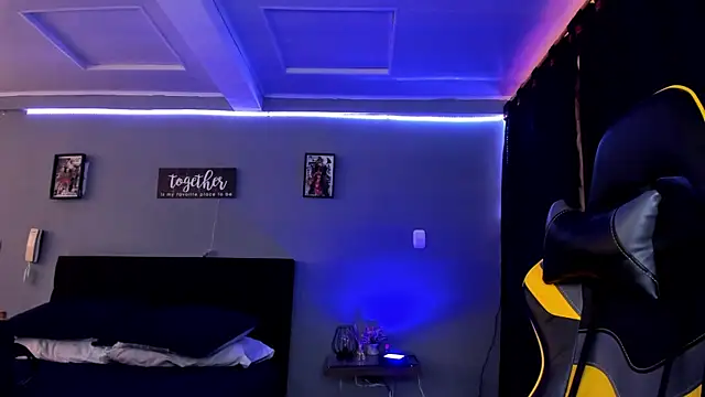 Snapshot of alexgiraldo__ chatting on September 23, 2025, 12:19 pm alexgiraldo online show from September 23, 2025, 12:19 pm