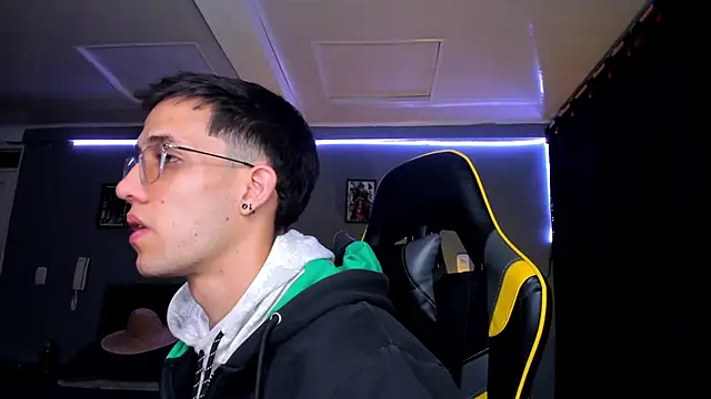 Snapshot of alexgiraldo__ chatting on September 30, 2025, 6:07 am alexgiraldo online show from September 30, 2025, 6:07 am