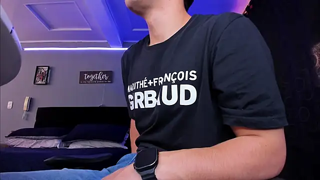 Snapshot of alexgiraldo__ chatting on October 19, 2025, 1:23 pm alexgiraldo online show from October 19, 2025, 1:23 pm