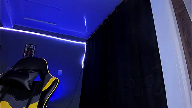 Snapshot of alexgiraldo__ chatting on November 7, 2025, 12:10 am alexgiraldo online show from November 7, 2025, 12:10 am