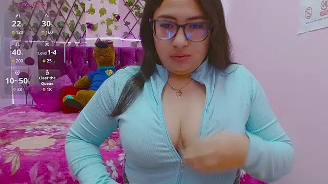 Estrella  sex online show from September 19, 2025, 12:06 pm