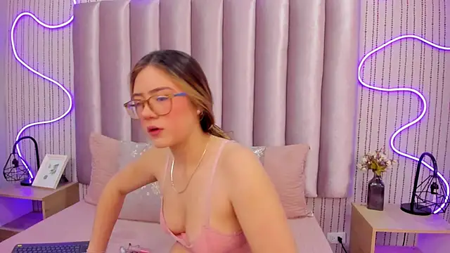 SamanthaPeachss online show from November 21, 2025, 11:53 am