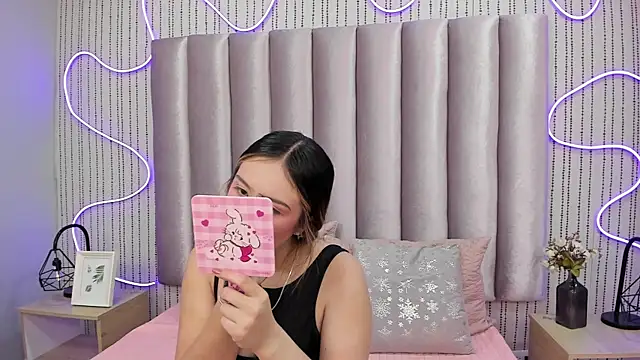 SamanthaPeachss online show from December 19, 2025, 12:01 pm