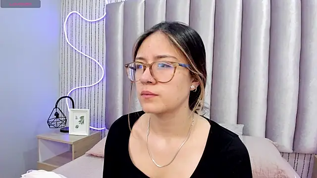 SamanthaPeachss online show from February 10, 2026, 11:47 am