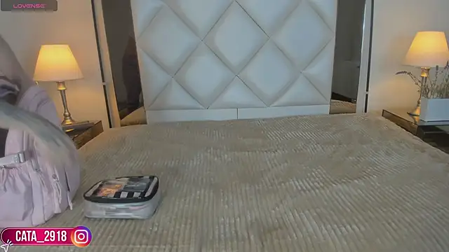 Megan DH online show from September 25, 2025, 12:09 pm