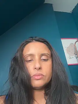 Angelaarayexx online show from April 22, 2026, 11:34 am