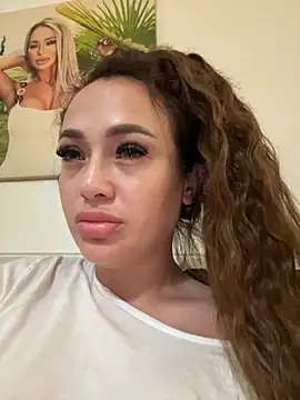 hannacandii online show from November 5, 2025, 7:36 pm